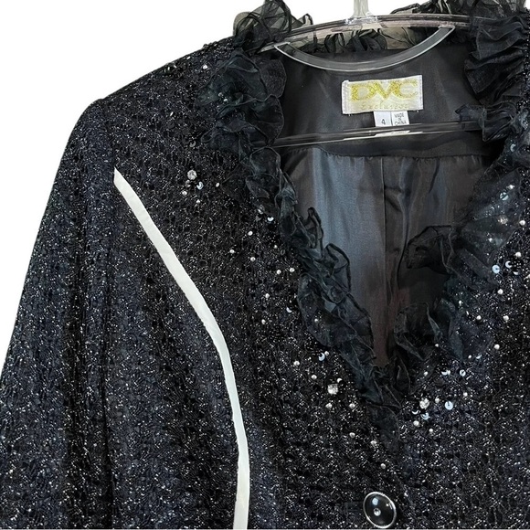 DVC Exclusive Metallic Ruffle Buttoned Evening Jacket Black Silver White Size 4 - Picture 3 of 9